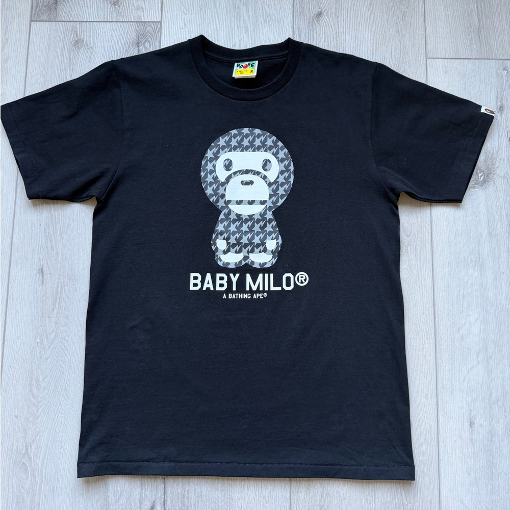 A Bathing Ape
Black College Monogram Baby Milo T-shirt Size M